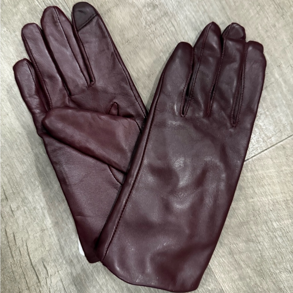 Leather women’s gloves NWT